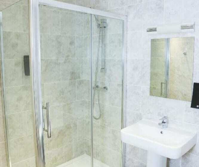هتل The Clubhouse B&b