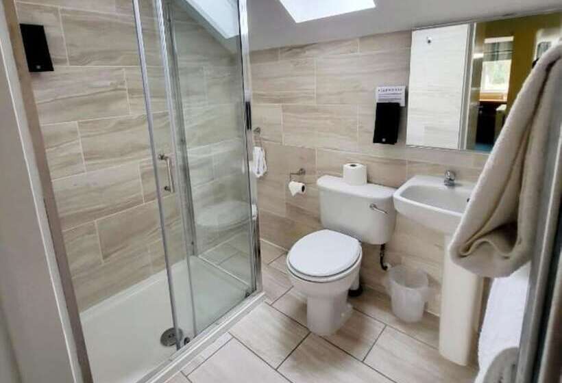 هتل The Clubhouse B&b