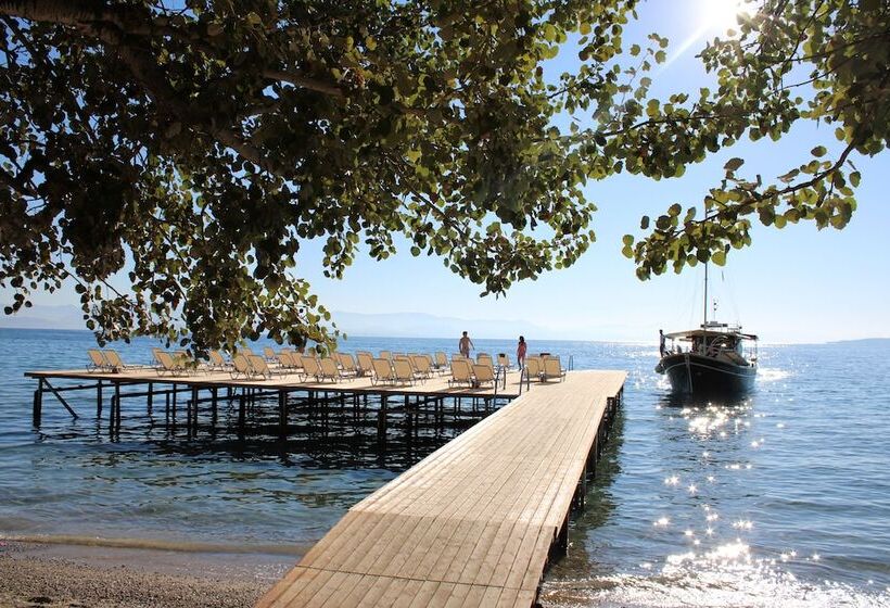 هتل Dassia Beach