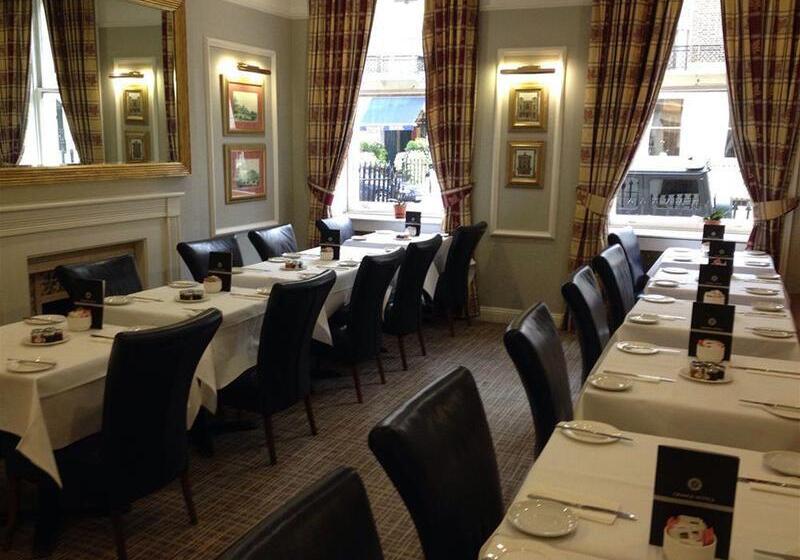 בית מלון כפרי Grange Clarendon