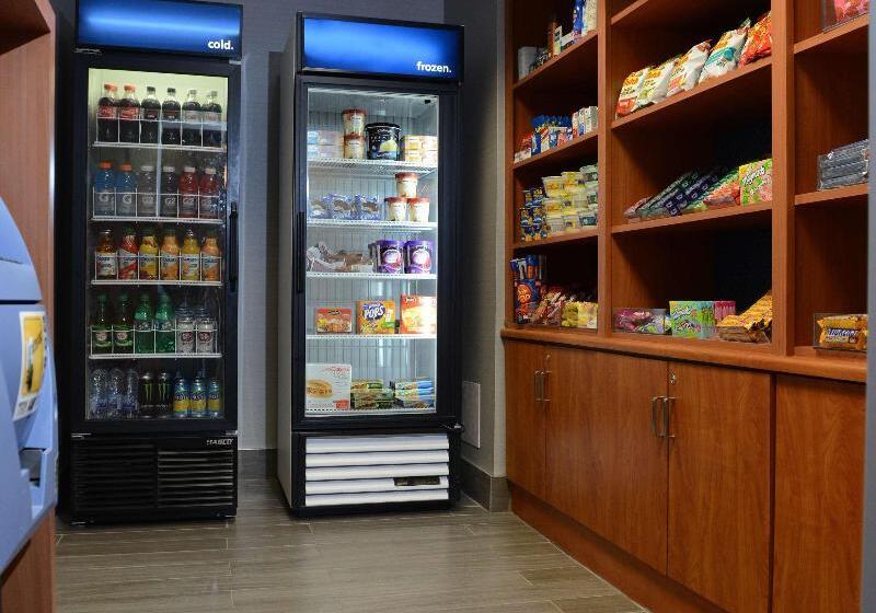 هتل Hampton Inn & Suites By Hilton Windsor