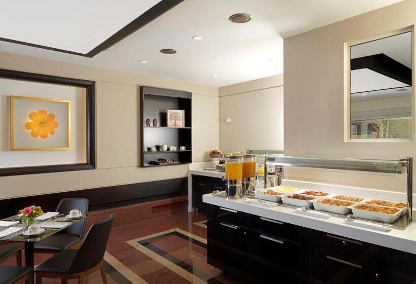 Fotos del hotel Holiday Suites:  25