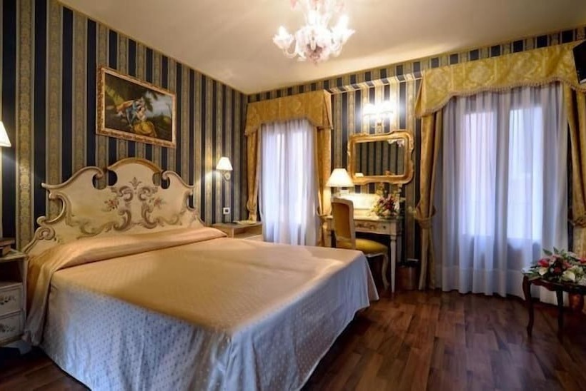 Fotos del hotel Lux:  3