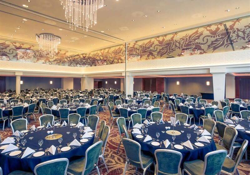 Fotos del hotel Mercure Cardiff Holland House  & Spa:  15