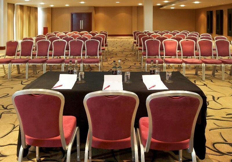 Fotos del hotel Mercure Cardiff Holland House  & Spa:  24