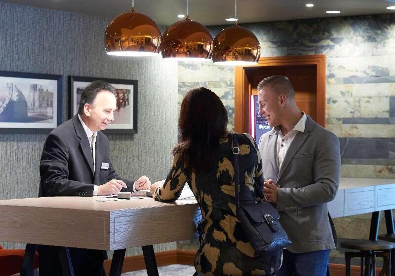 Fotos del hotel Mercure Cardiff Holland House  & Spa:  3