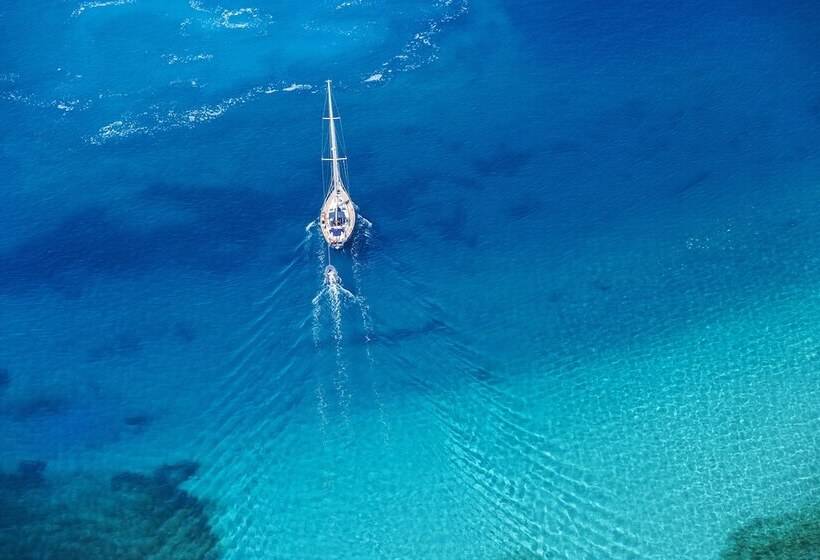هتل Mr And Mrs White Paros