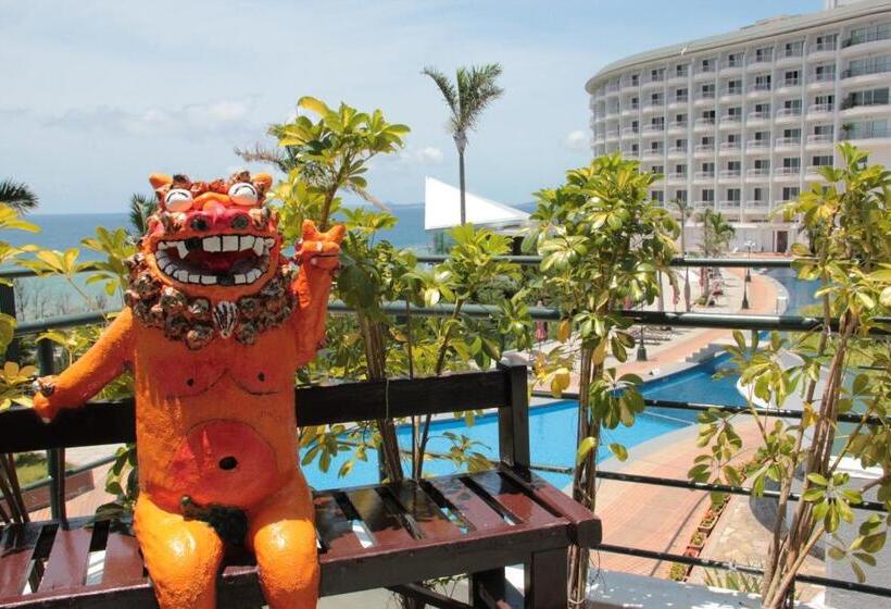 فندق Okinawa Kariyushi Beach Resort Ocean Spa