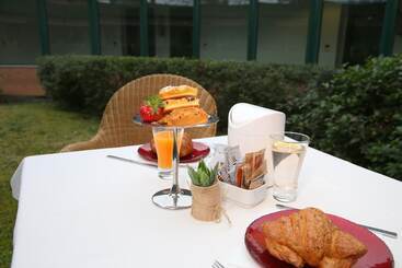 Phi Hotel Emilia