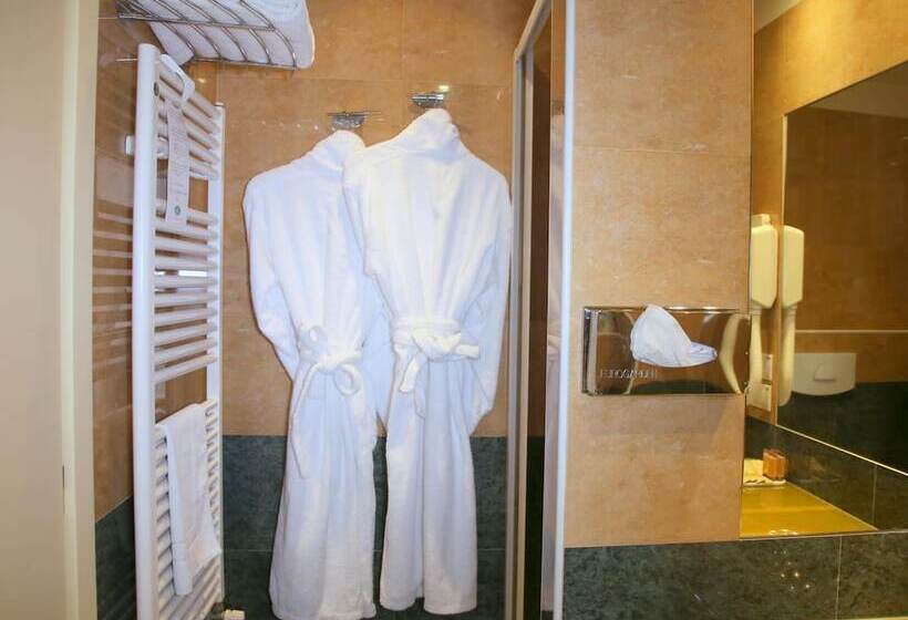 Phi Hotel Emilia