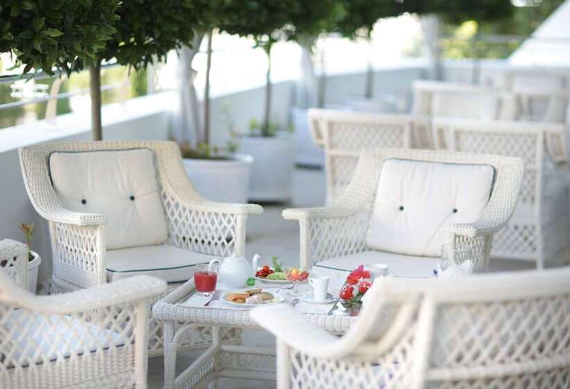 هتل Relais Valle Dell'idro