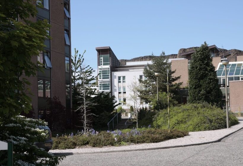 هتل Summer Stays At The University Of Edinburgh
