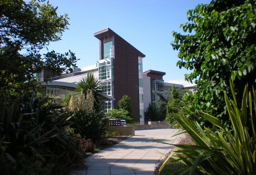هتل Summer Stays At The University Of Edinburgh