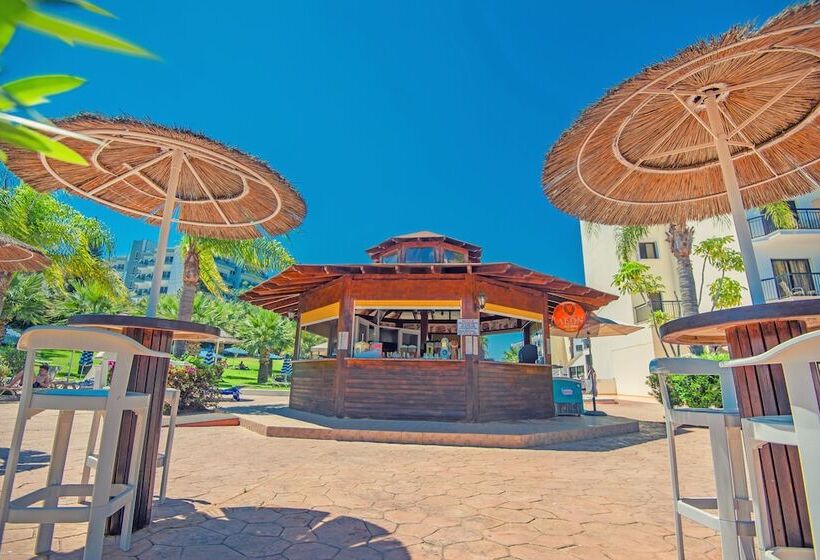 هتل Tsokkos Gardens