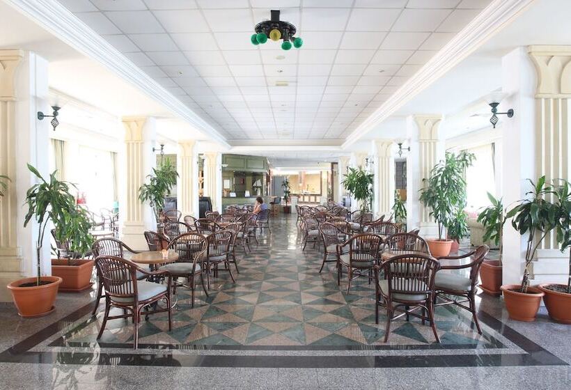 هتل Tsokkos Gardens