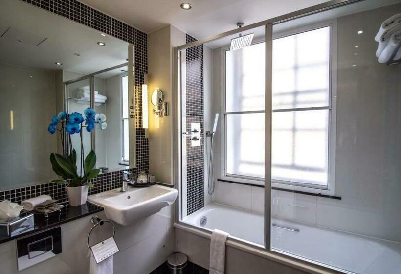 Wellington Hotel By Blue Orchid