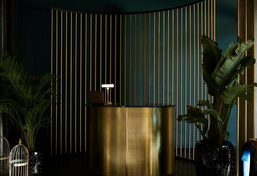 La Mirage Hotel
