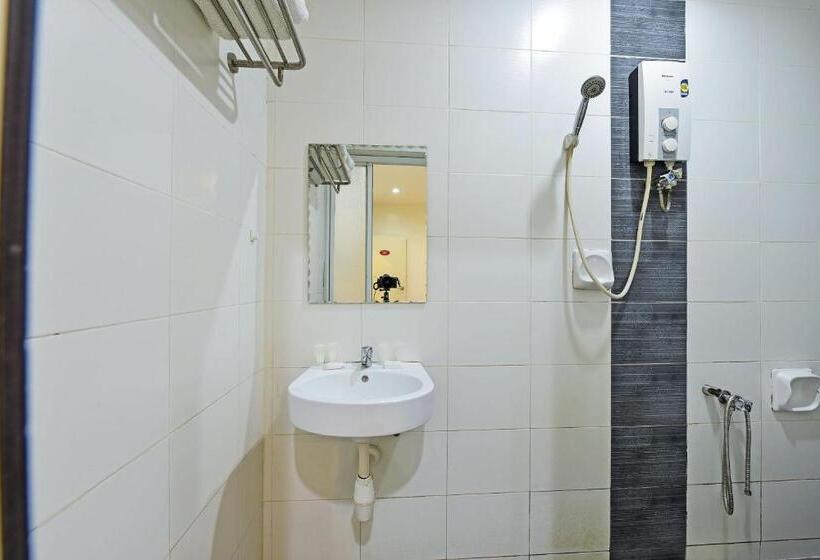 Avatarr Hotel By Oyo Rooms