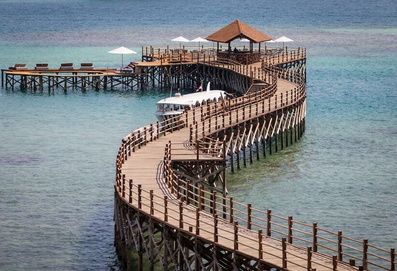 هتل Ayana Komodo Waecicu Beach