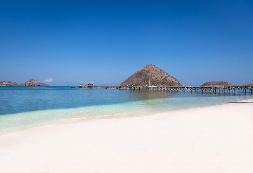 هتل Ayana Komodo Waecicu Beach