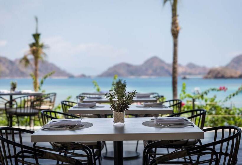 هتل Ayana Komodo Waecicu Beach