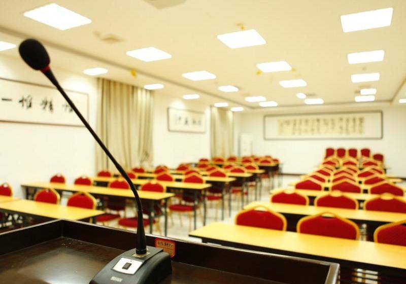 Отель Greentree Inn Zaozhuang Taishan Road Shituanxiao Express