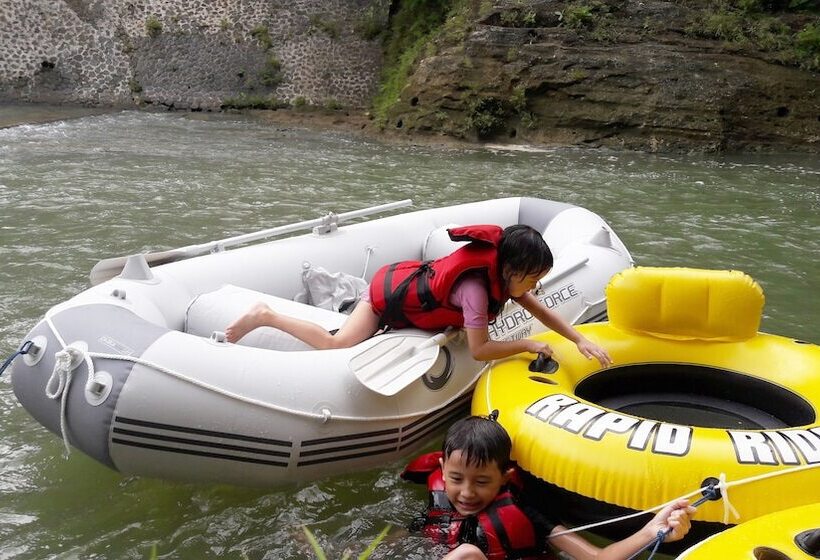 هتل Hau Eco Lodges Citumang Pangandaran