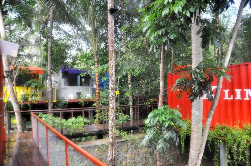 هتل Hau Eco Lodges Citumang Pangandaran