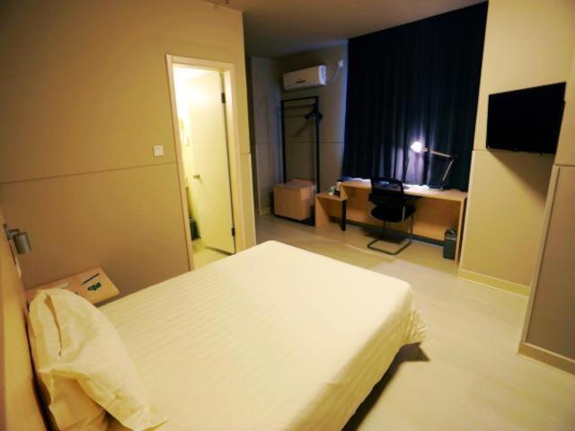هتل Jinjiang Inn Kaifeng Longting Scenic Spot