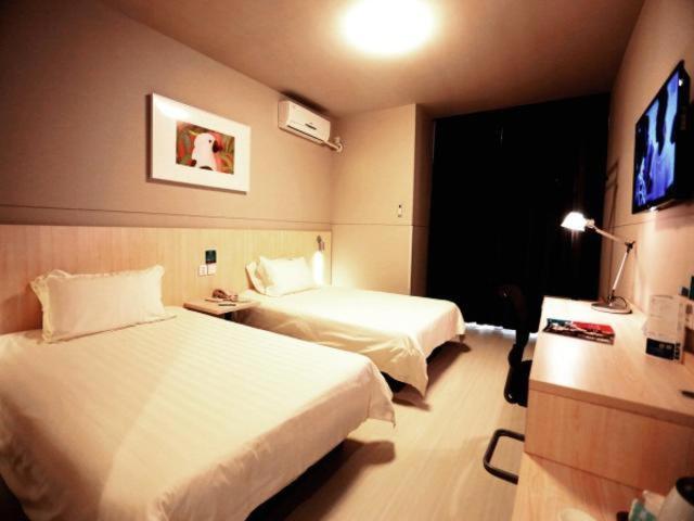 هتل Jinjiang Inn Kaifeng Longting Scenic Spot