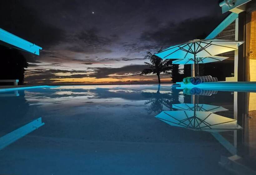 酒店 Kawayan Holiday Resort