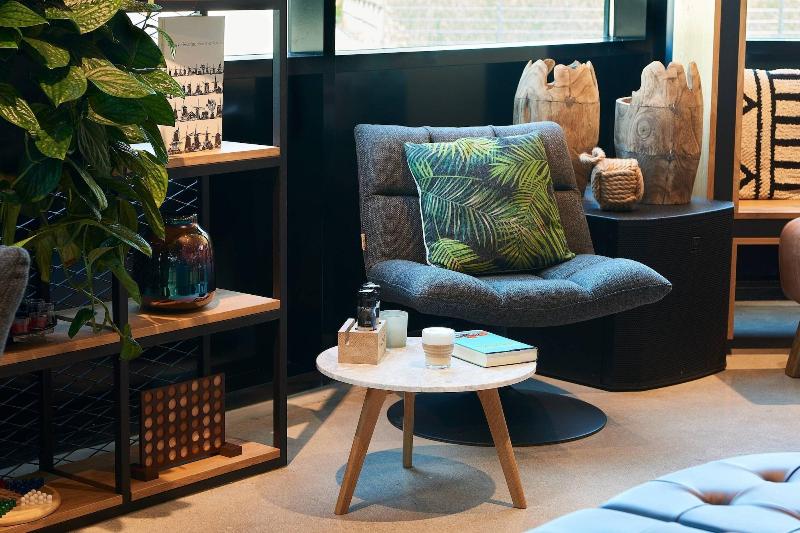 בית מלון כפרי Moxy Amsterdam Schiphol Airport