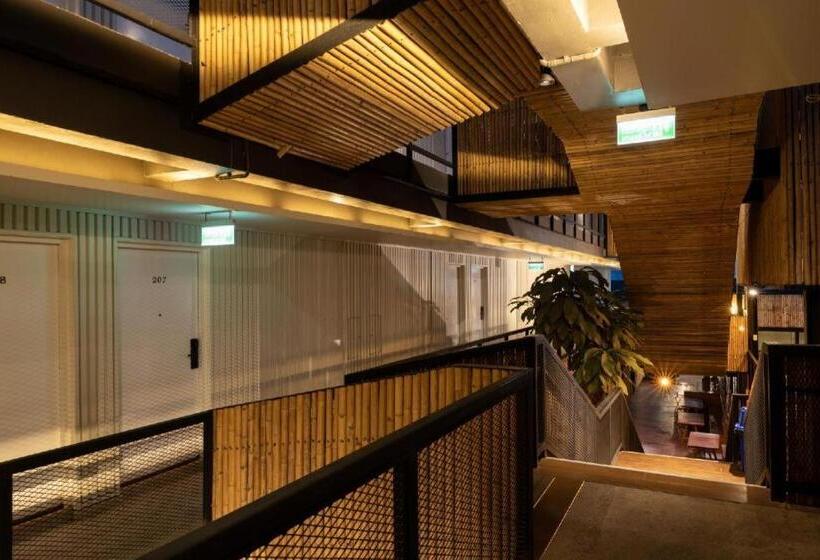 Отель Pakchong Center Poshtel