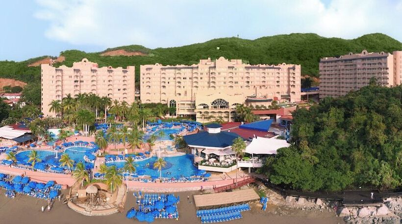 Azul Ixtapa All Inclusive Beach Resort & Convention Center