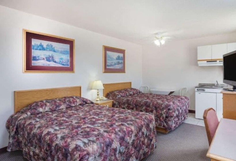 فندق Almada Inn