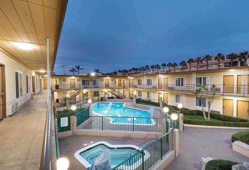 هتل Americas Best Value Inn & Suites Anaheim