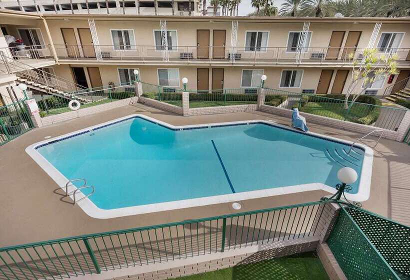 هتل Americas Best Value Inn & Suites Anaheim