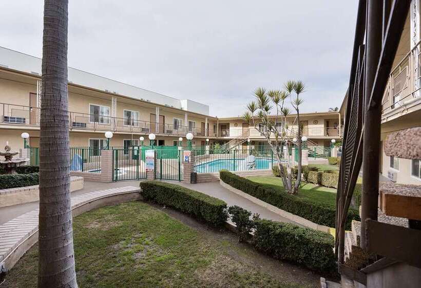 هتل Americas Best Value Inn & Suites Anaheim