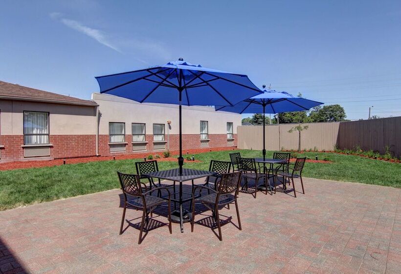 בית מלון כפרי Best Western Plus Bowmanville