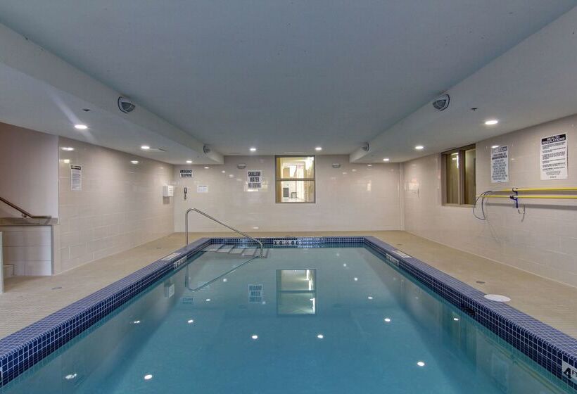 בית מלון כפרי Best Western Plus Bowmanville