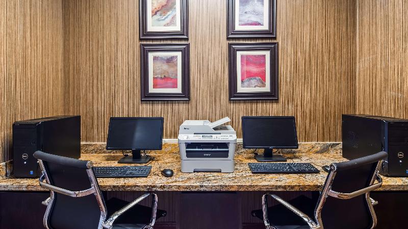 هتل Best Western Plus Hobby Airport Inn And Suites