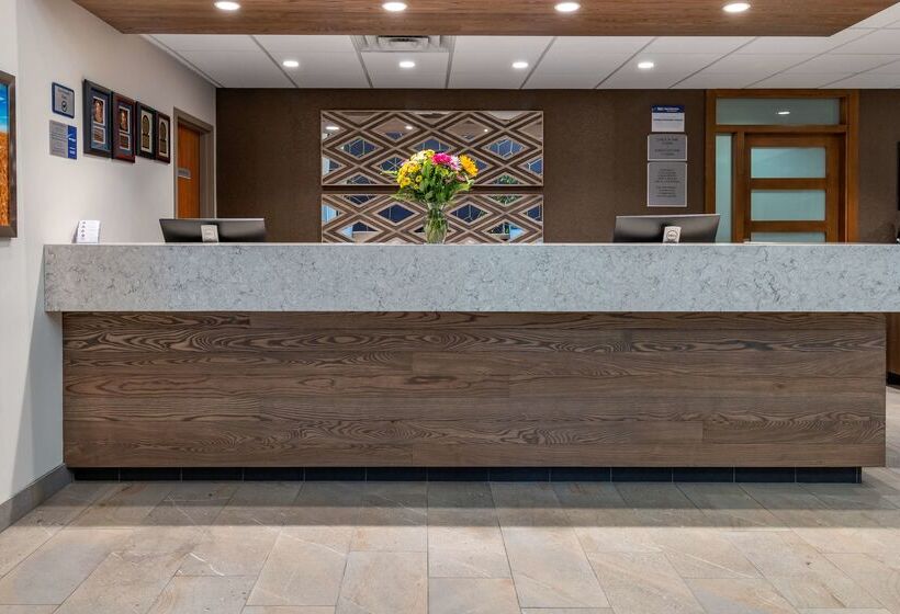호텔 Best Western Plus Pembina Inn & Suites