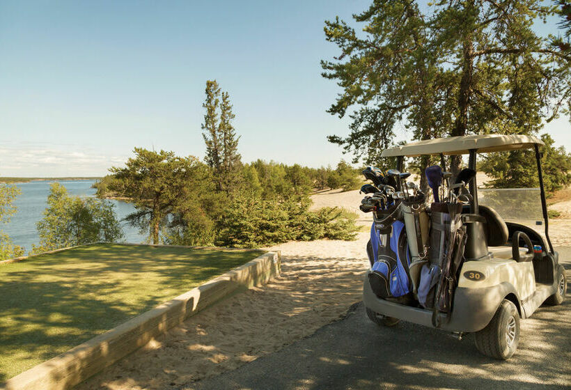 فندق Coast Fraser Tower