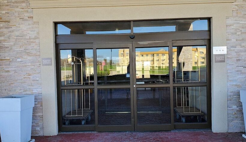 هتل Comfort Inn & Suites Decatur Forsyth
