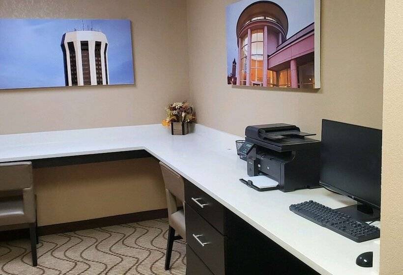 هتل Comfort Inn & Suites Decatur Forsyth