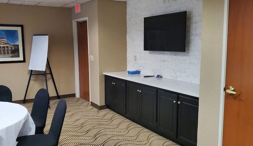 هتل Comfort Inn & Suites Decatur Forsyth