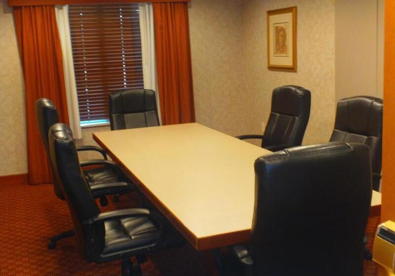 هتل Comfort Inn & Suites Decatur Forsyth