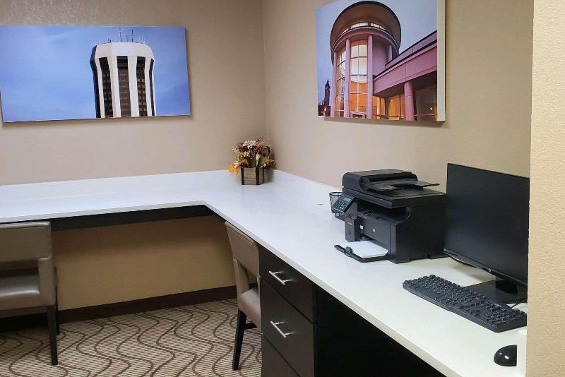 هتل Comfort Inn & Suites Decatur Forsyth