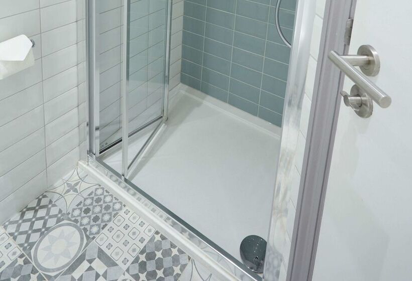 هتل Comfort Inn Victoria