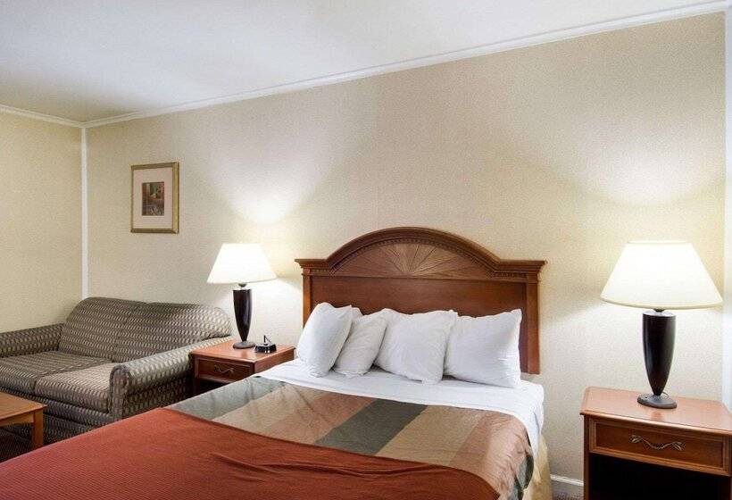 Отель Econo Lodge Inn & Suites